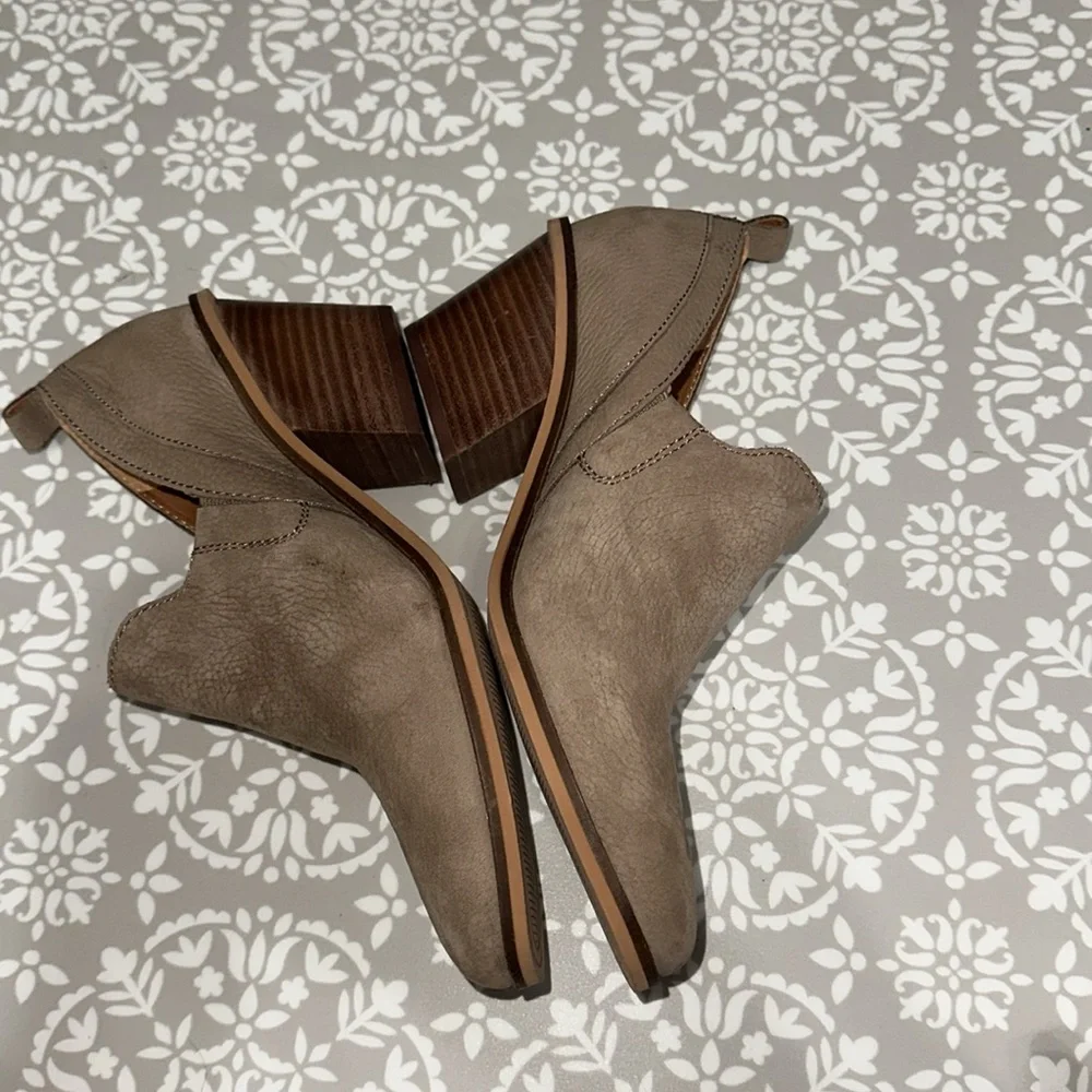 Lucky Brand Women’s Booties - Picture 2 of 6